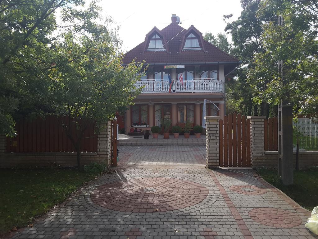 Dessewffy Guesthouse Zamardi Exterior photo
